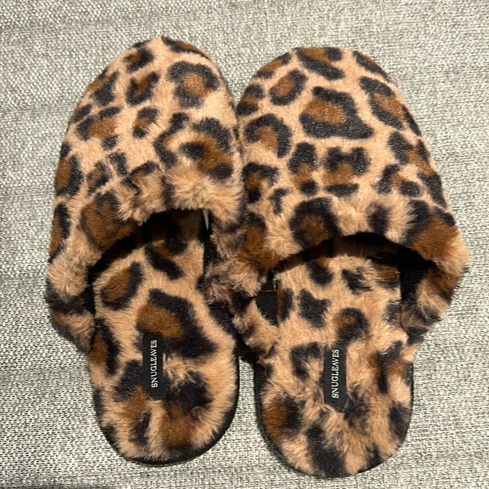 Cheetah print snugleaves slippers